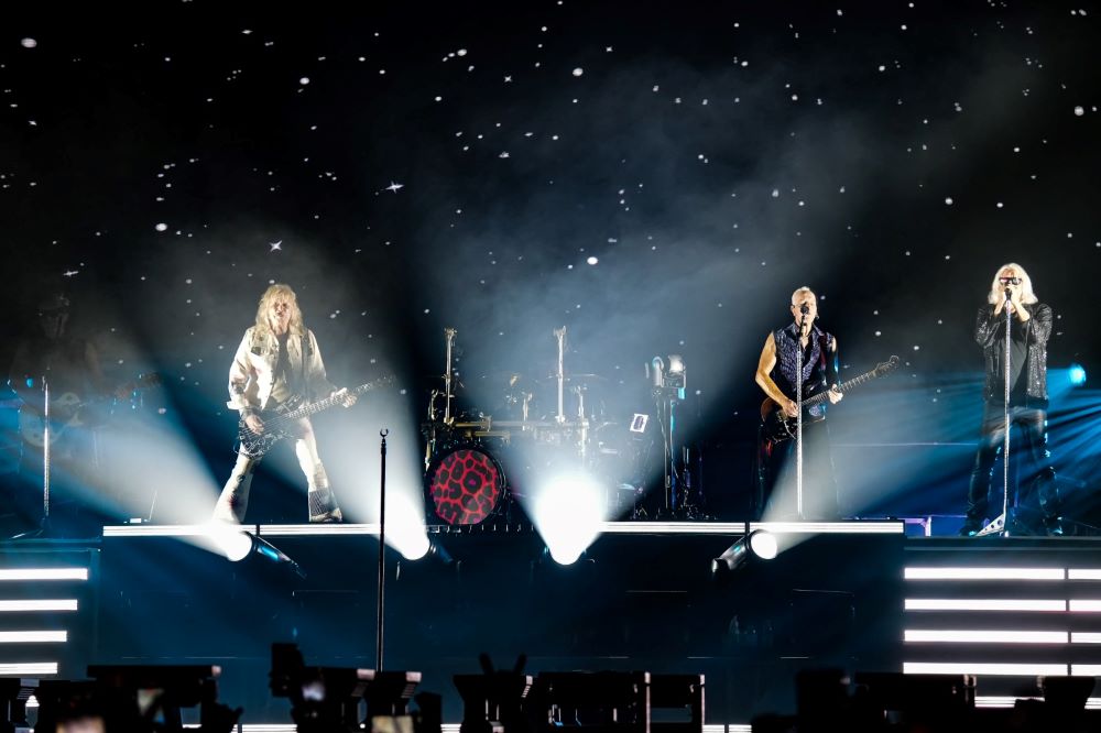 Def Leppard explota Palacio de los deportes Def Leppard explota Palacio de los deportes