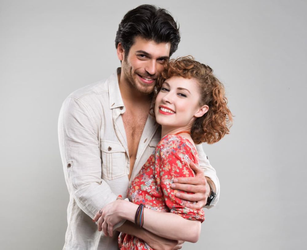 Se estrena «A Pesar de Ti», la exitosa comedia romántica turca que desafía los roles tradicionales